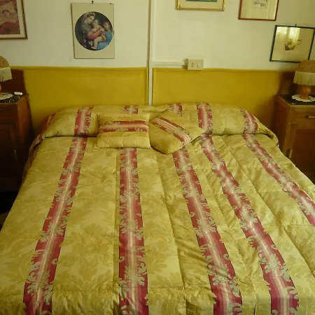 Rinascente فندق *