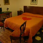 Rinascente Hotel *